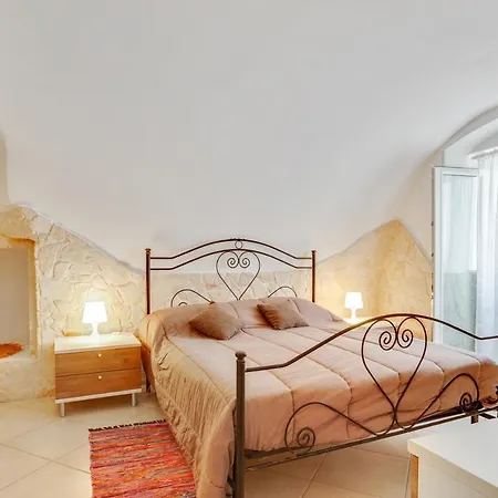 La Chicca Historic Center Beautiful Flat Апартаменты