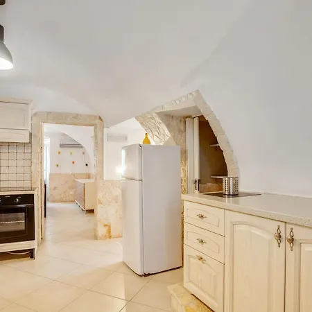 La Chicca Historic Center Beautiful Flat Апартаменты *